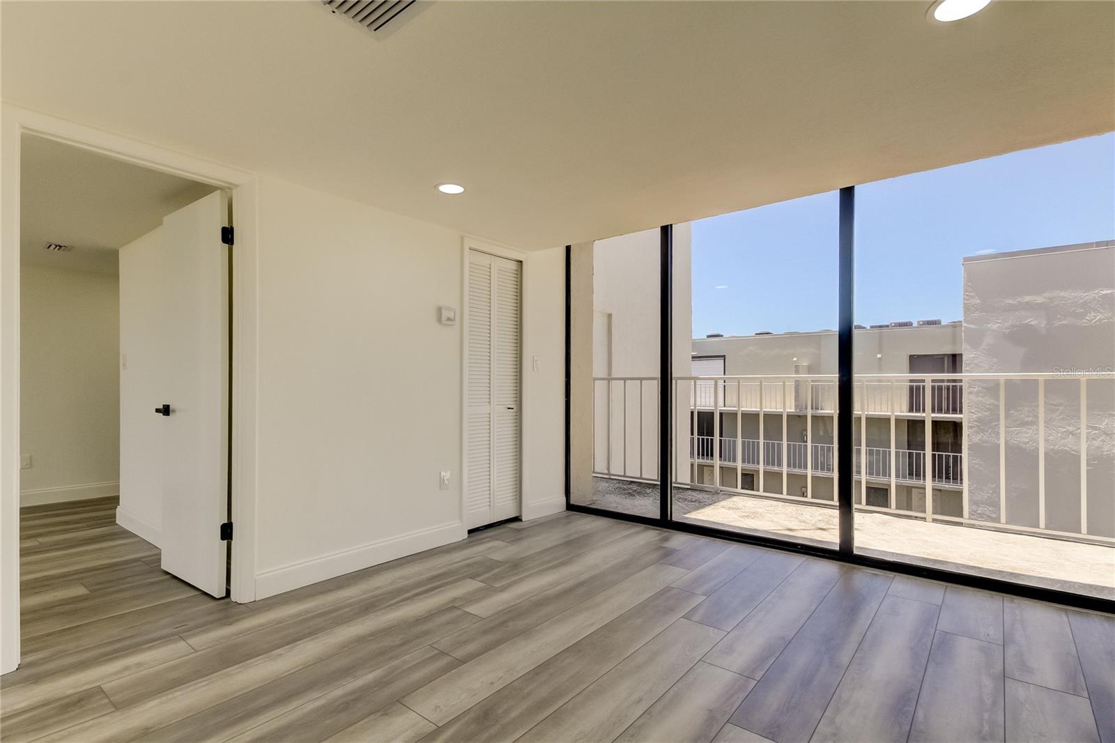 HARBOR BLUFFS WATERFRONT CONDO - Residential Lease