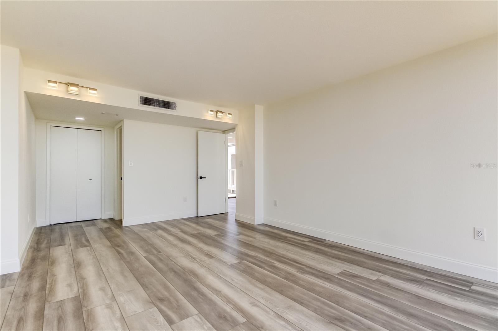 HARBOR BLUFFS WATERFRONT CONDO - Residential Lease