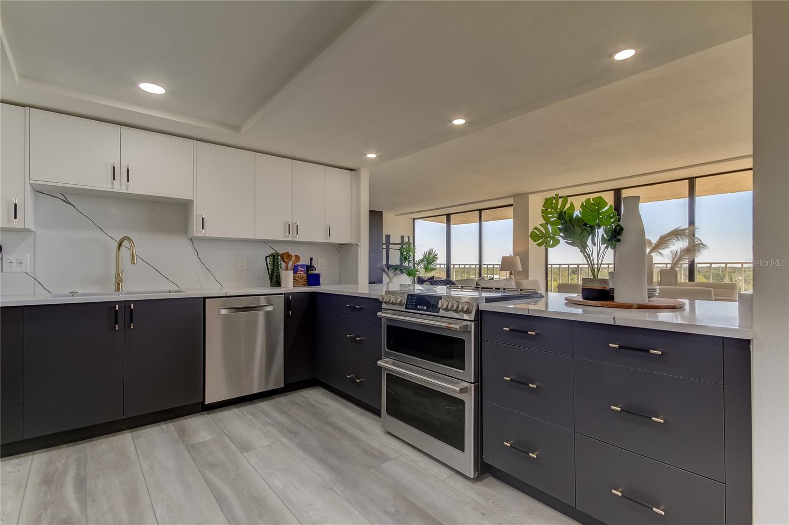 HARBOR BLUFFS WATERFRONT CONDO - Residential Lease