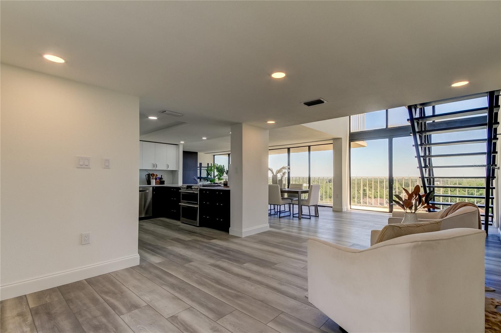 HARBOR BLUFFS WATERFRONT CONDO - Residential Lease