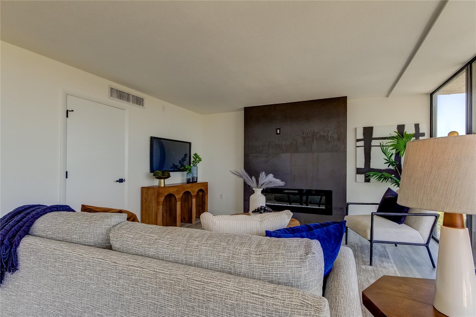 HARBOR BLUFFS WATERFRONT CONDO - Residential Lease