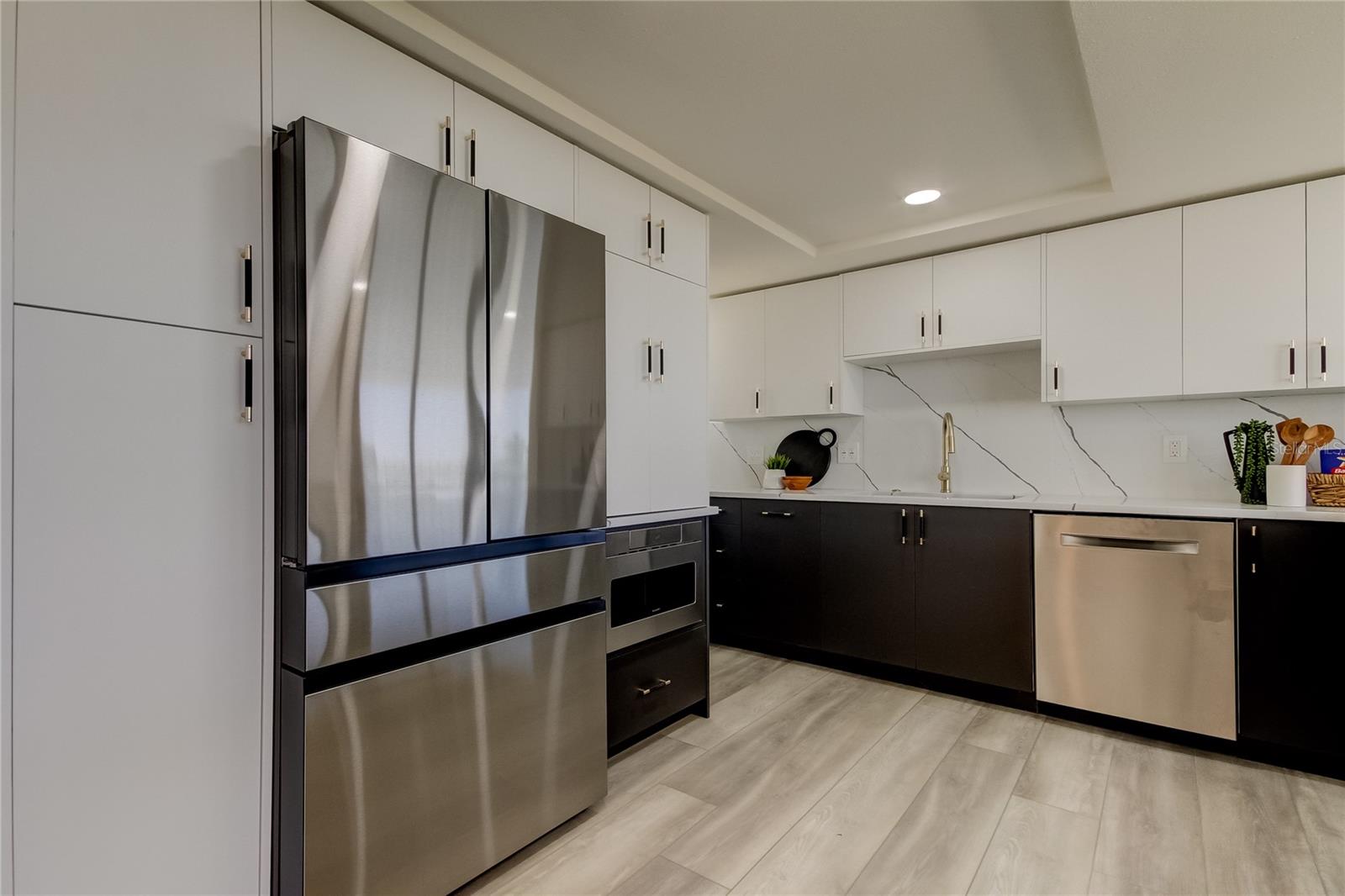 HARBOR BLUFFS WATERFRONT CONDO - Residential Lease