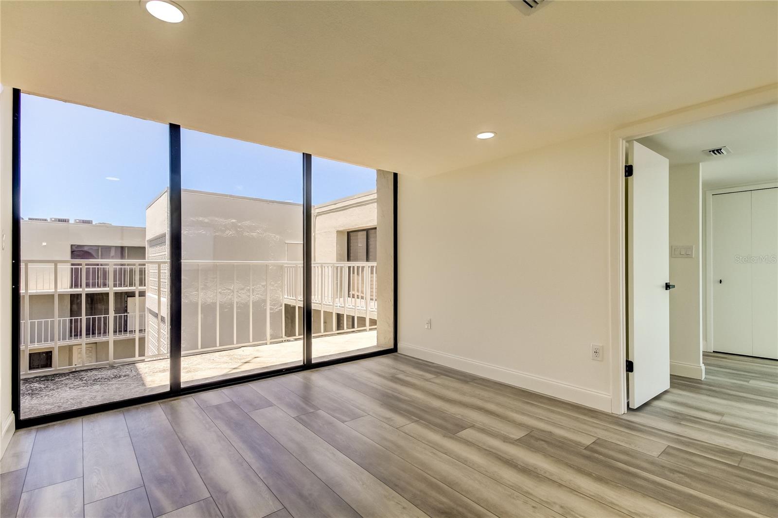 HARBOR BLUFFS WATERFRONT CONDO - Residential Lease