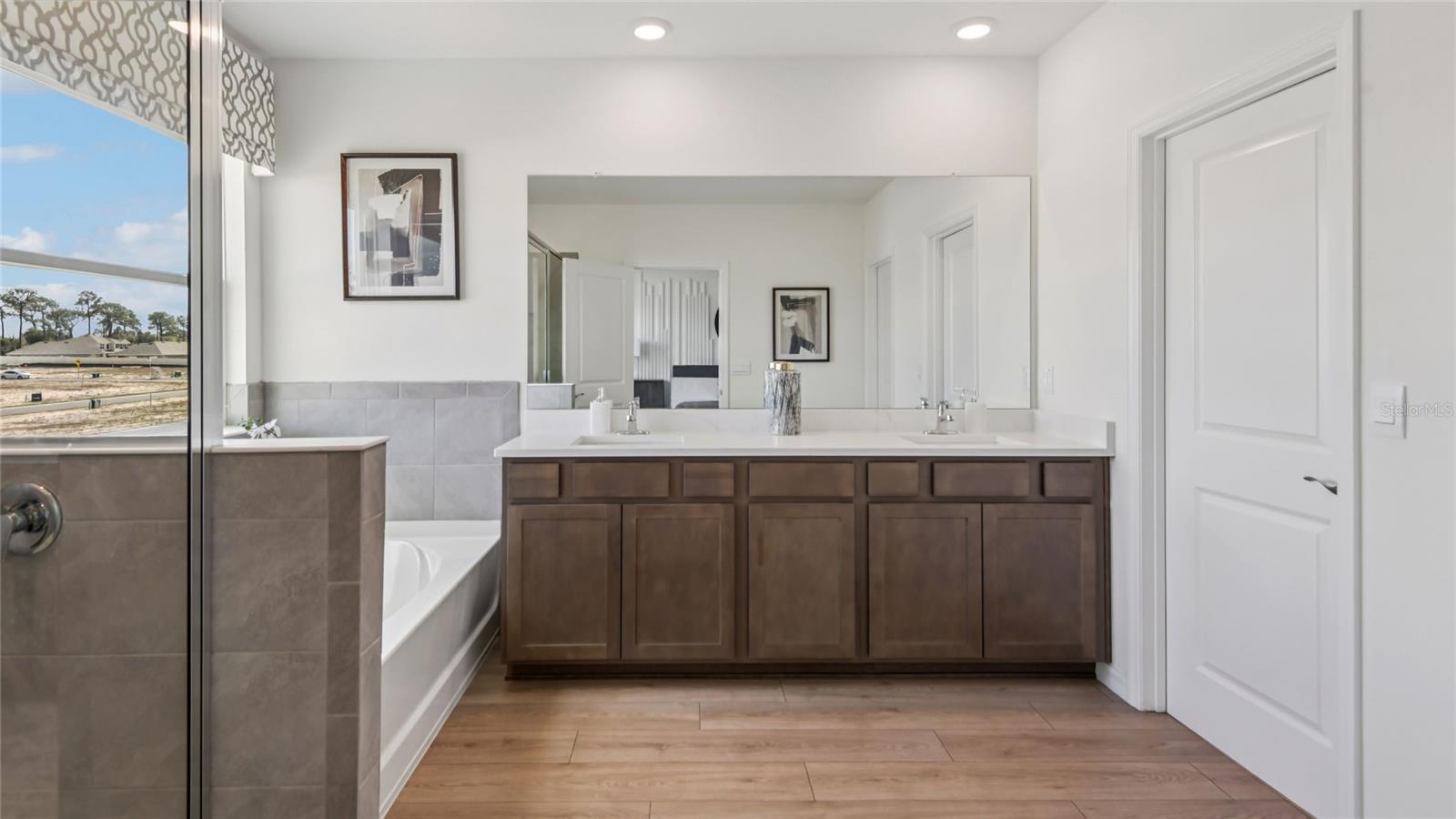 OAKS PRESERVE - Residential