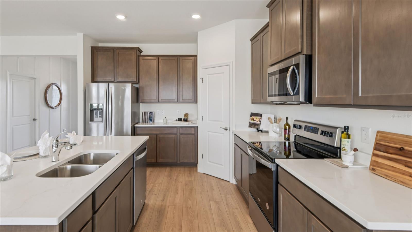 OAKS PRESERVE - Residential