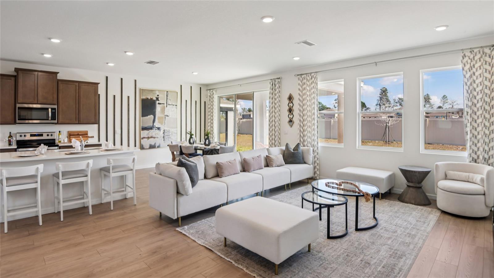 OAKS PRESERVE - Residential