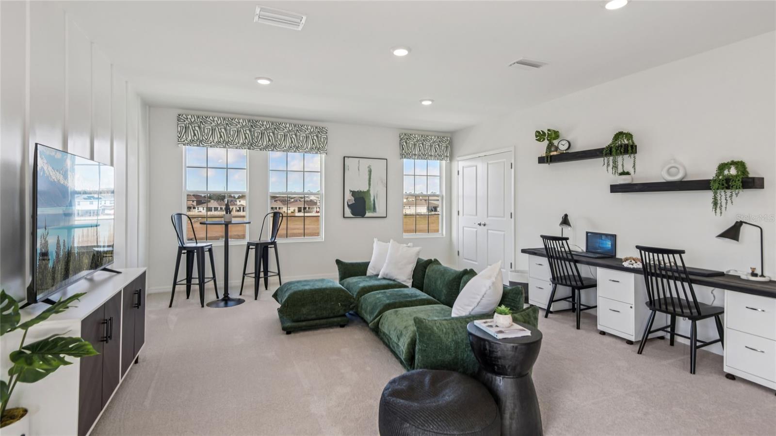OAKS PRESERVE - Residential