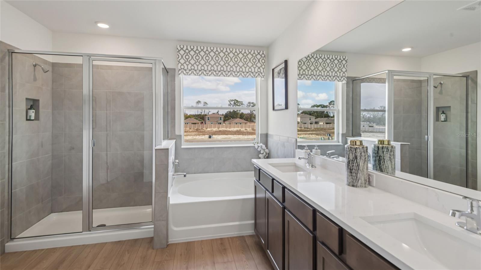 OAKS PRESERVE - Residential