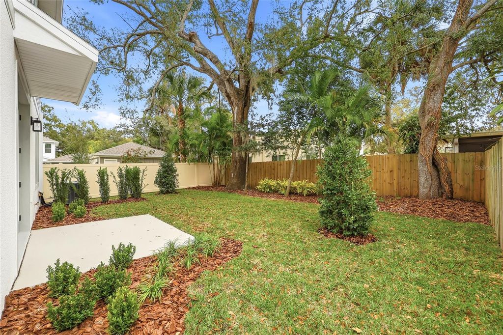 Photo of 412 W Paris Street, Tampa, FL 33604 (MLS # TB8437819)
