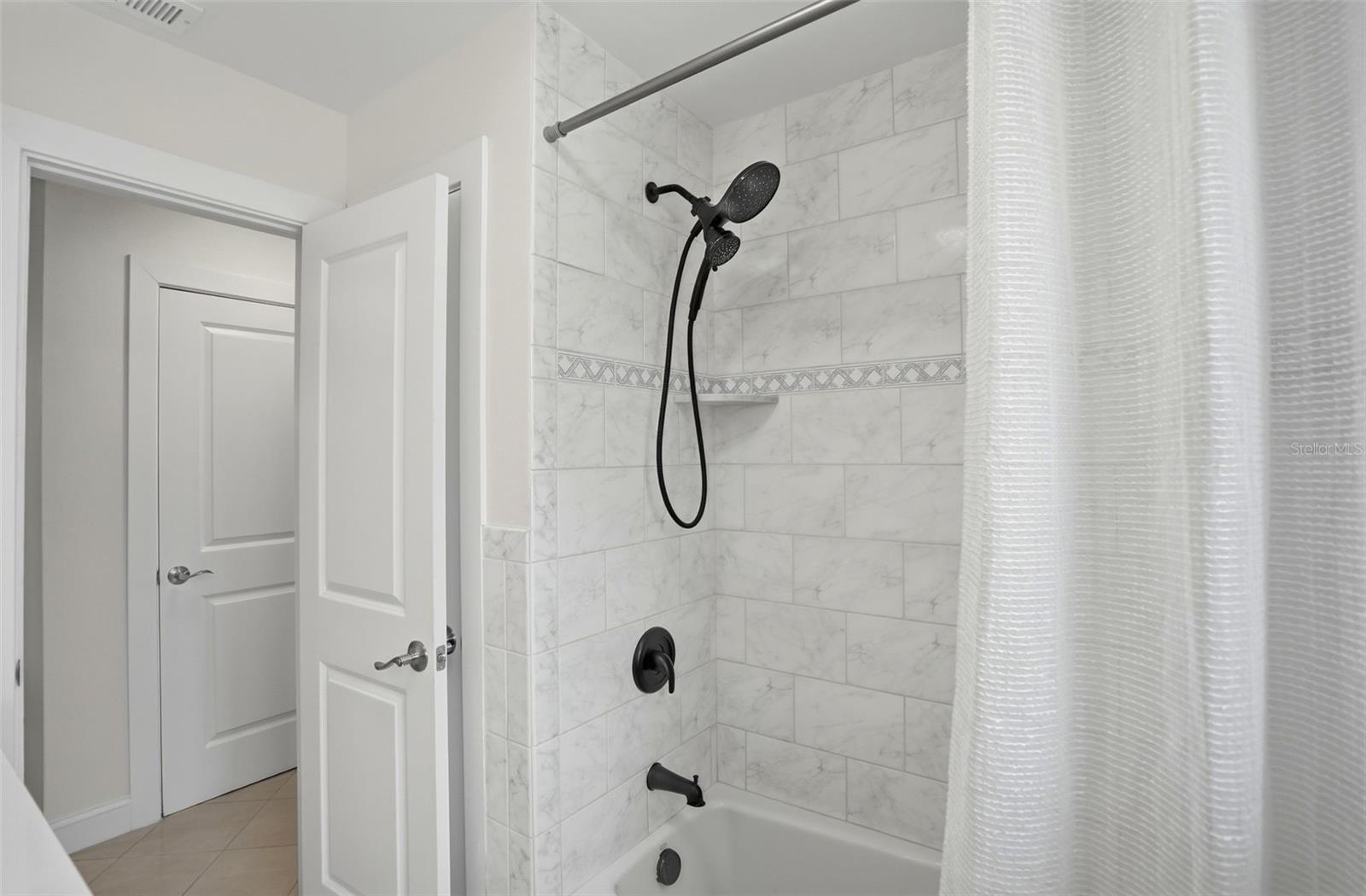 PASADENA ISLE - Residential