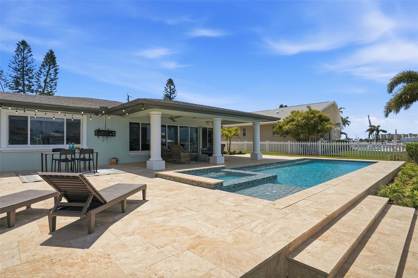 PASADENA ISLE - Residential