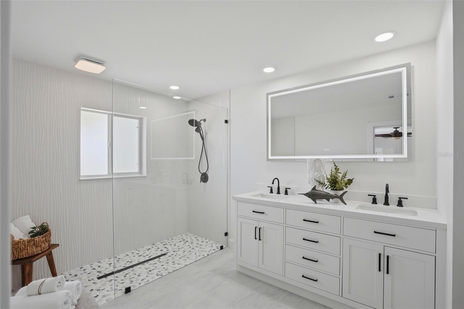 PASADENA ISLE - Residential