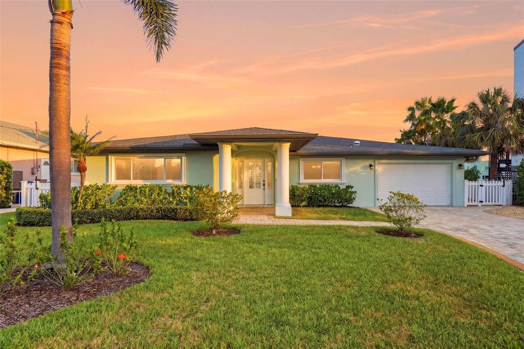 Photo of 7172 S Shore Drive S, St Petersburg, FL 33707 (MLS # TB8496015)