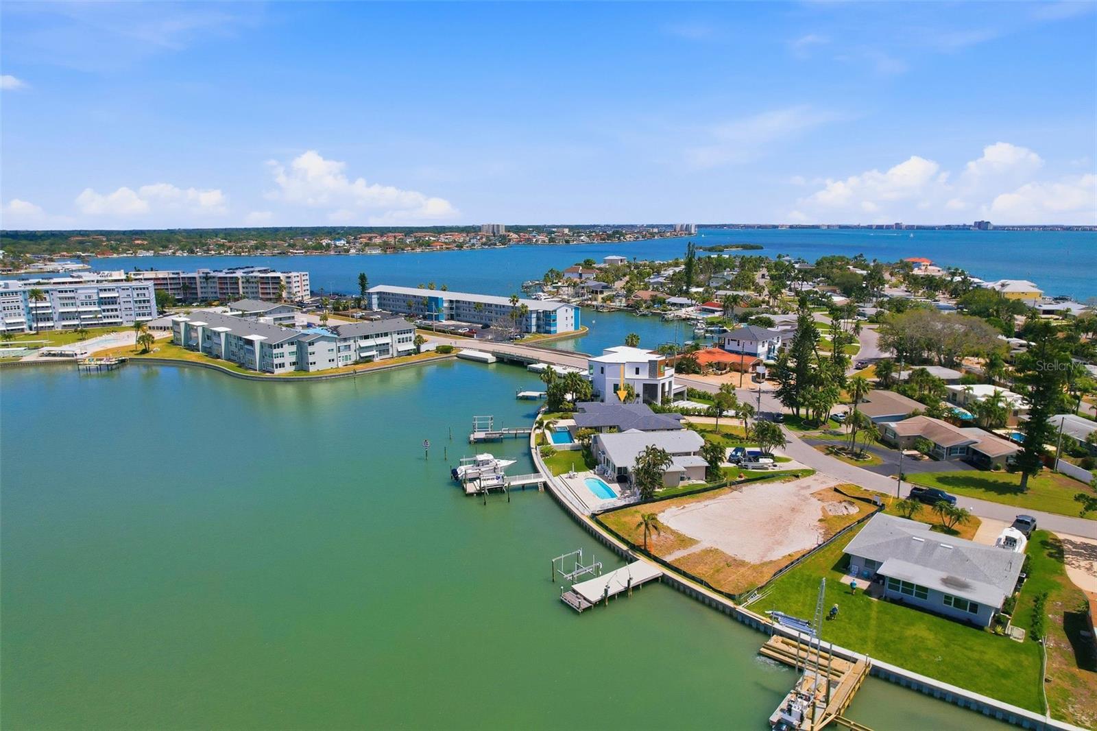 PASADENA ISLE - Residential