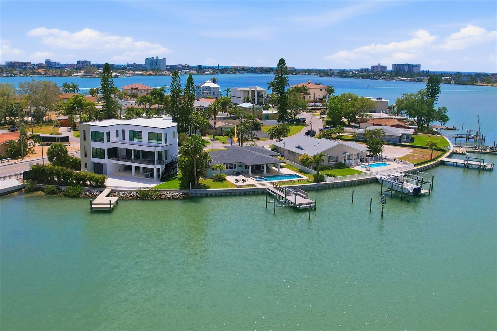 PASADENA ISLE - Residential