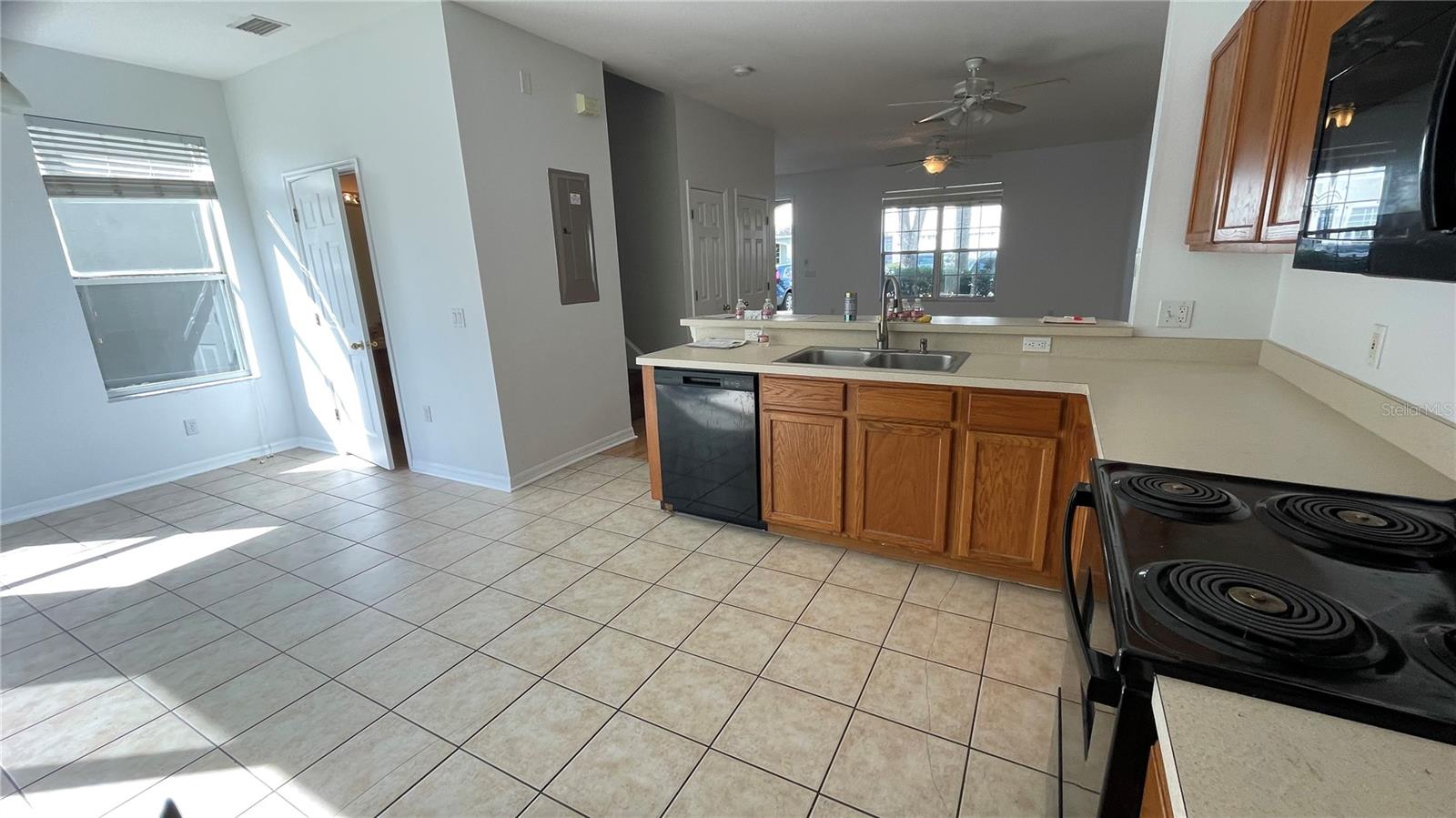 SEMINOLE PALMS AT LARGO - Residential