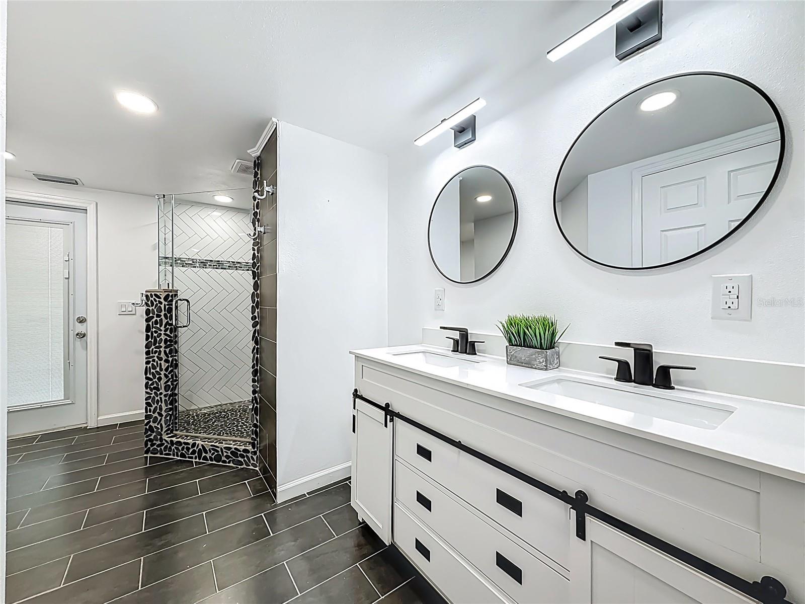 RIVERVIEW TERRACE REP - Residential