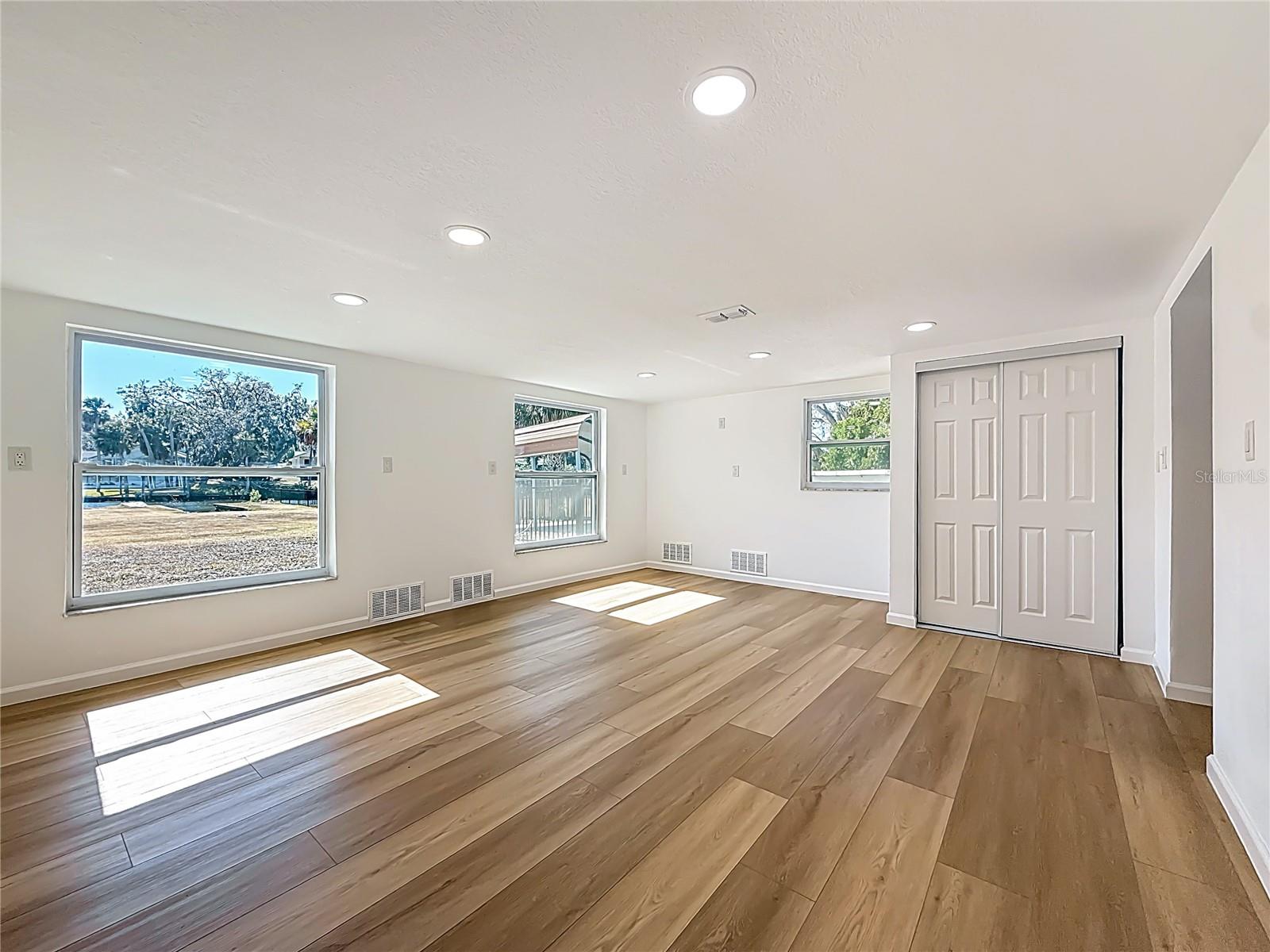 RIVERVIEW TERRACE REP - Residential