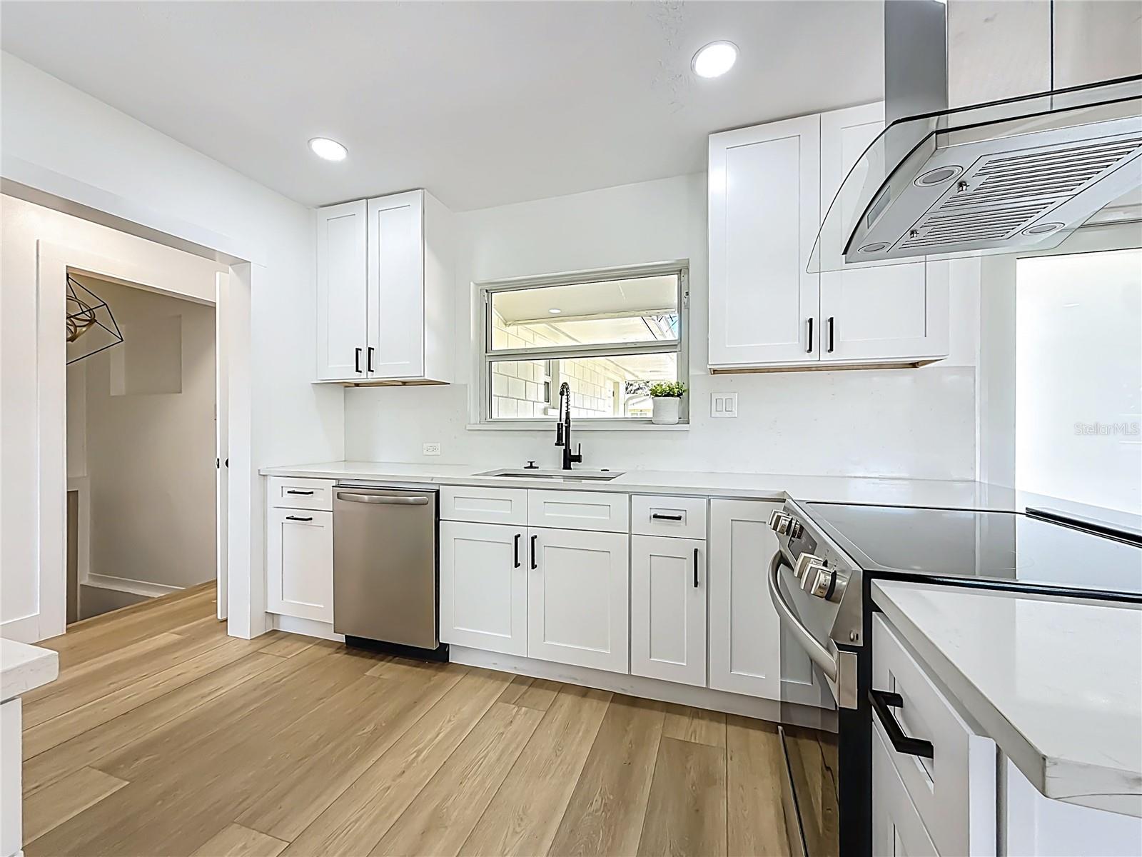 RIVERVIEW TERRACE REP - Residential