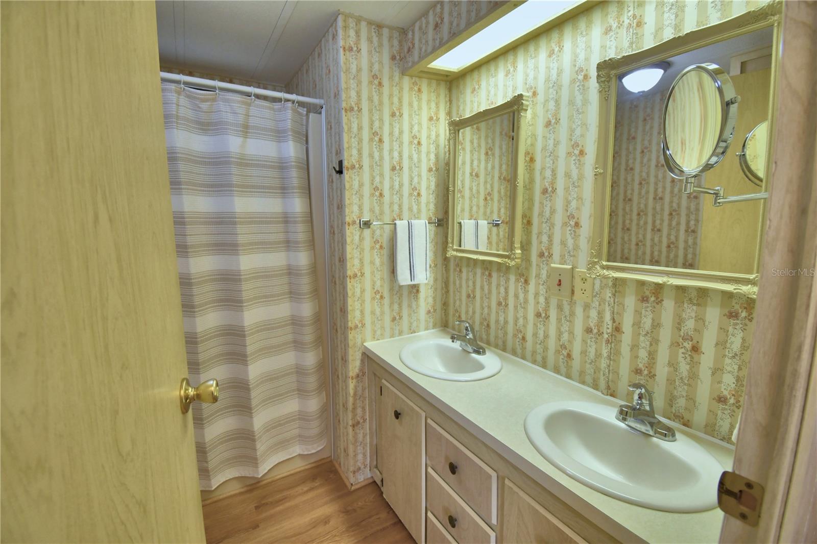 OAKWOOD ESTATES - Residential