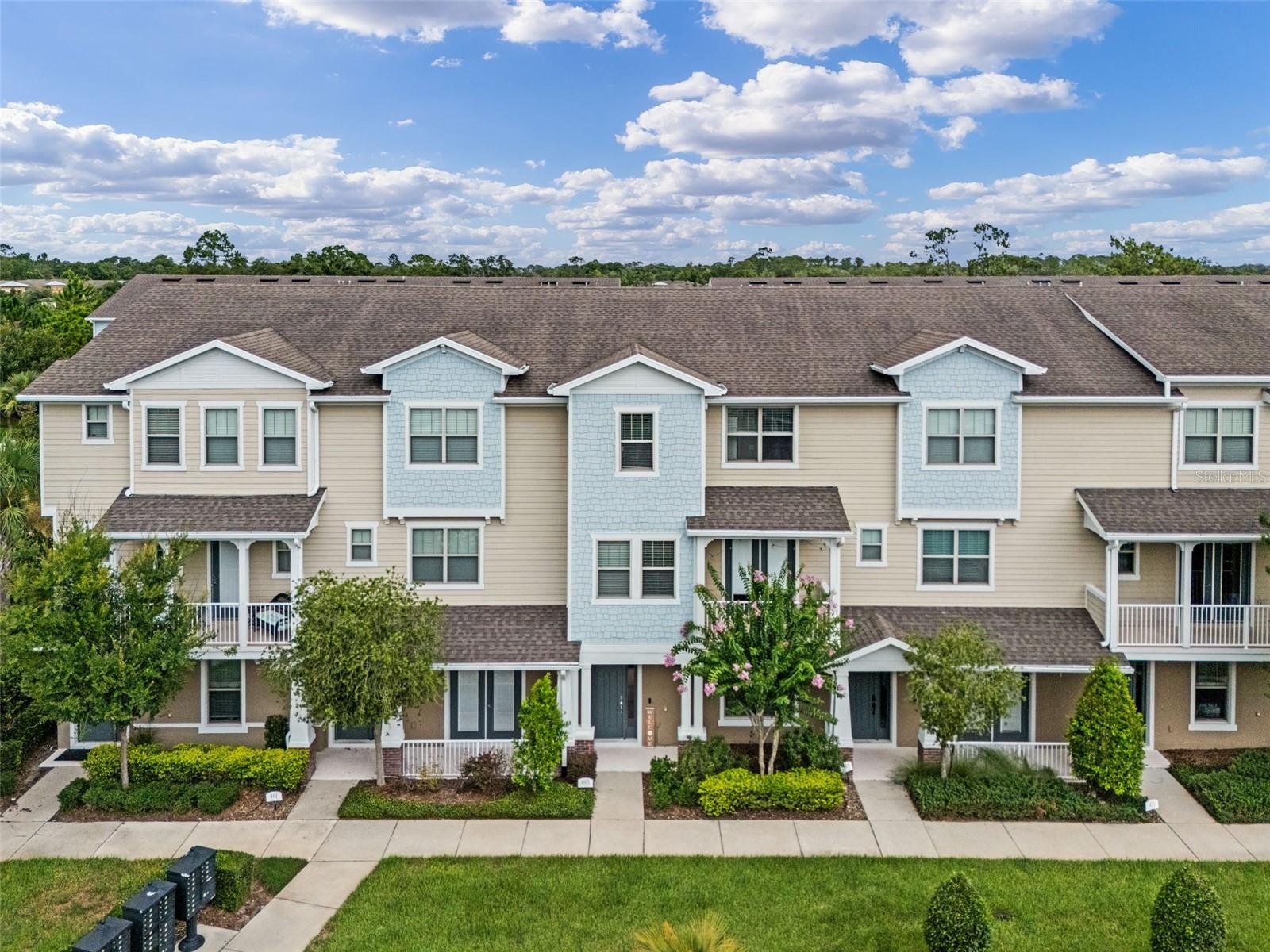 465 PORTICO COURT