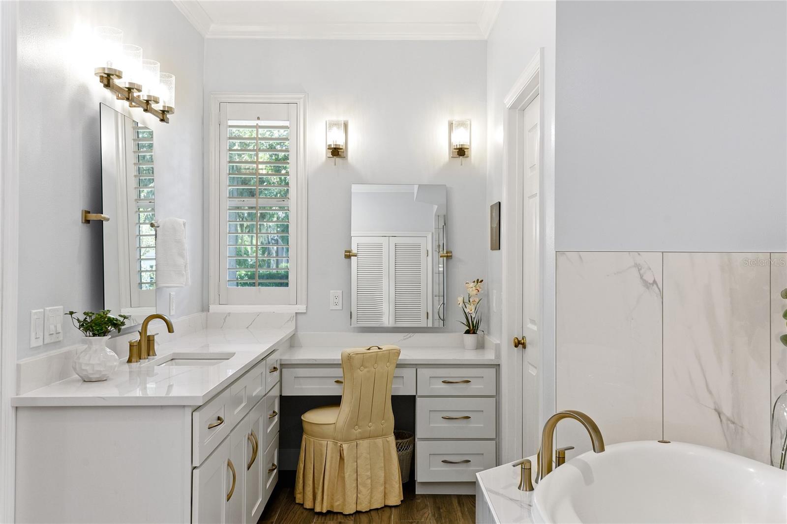 KILLARNEY POINT - Residential