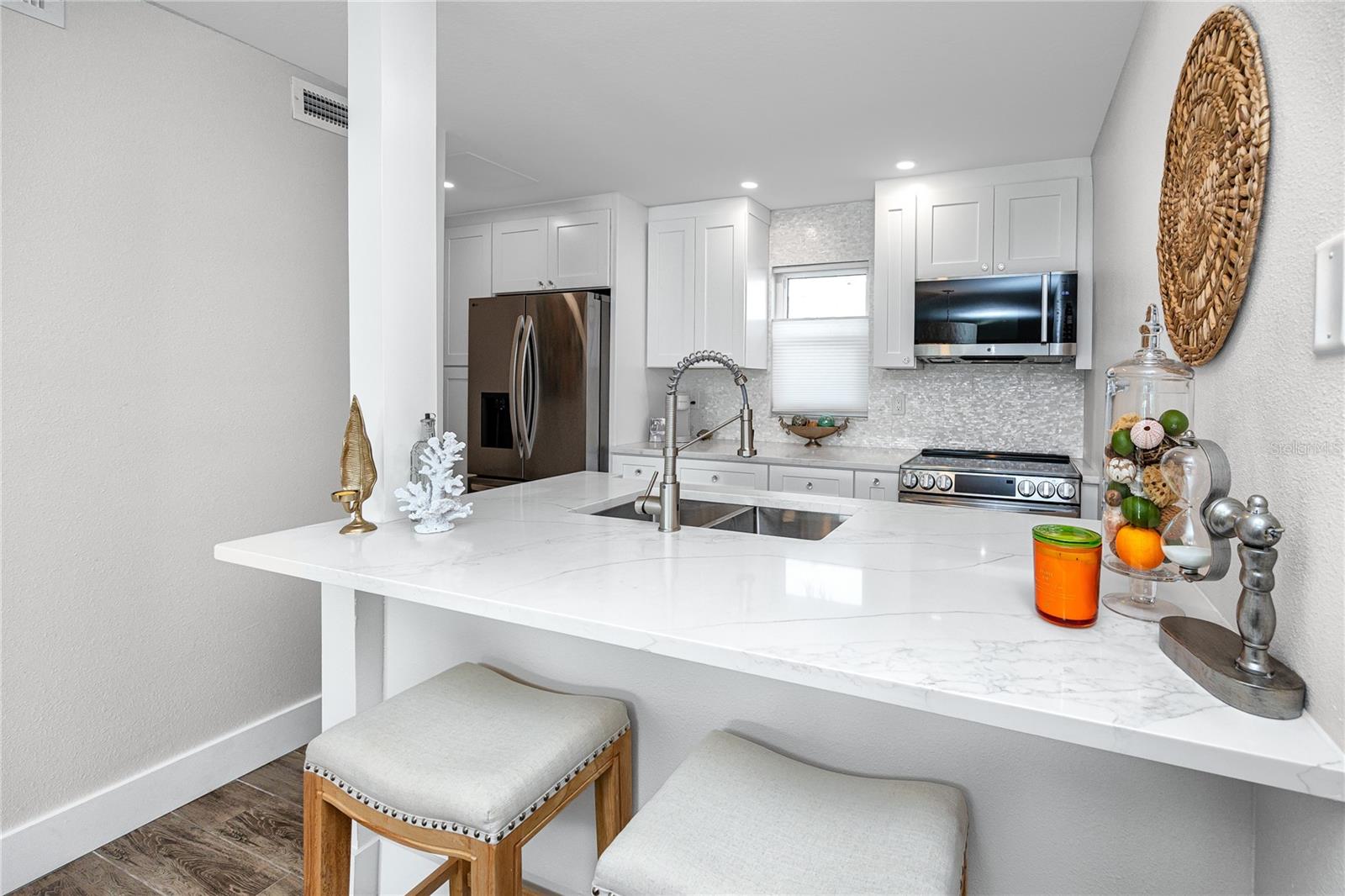 MADEIRA BEACH YACHT CLUB CONDO - Residential