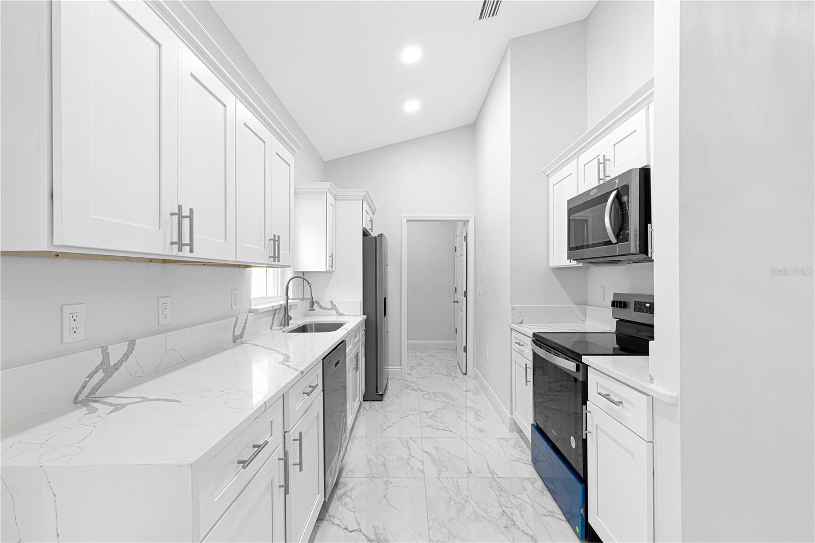 SUMMERFIELD TERRACE - Residential