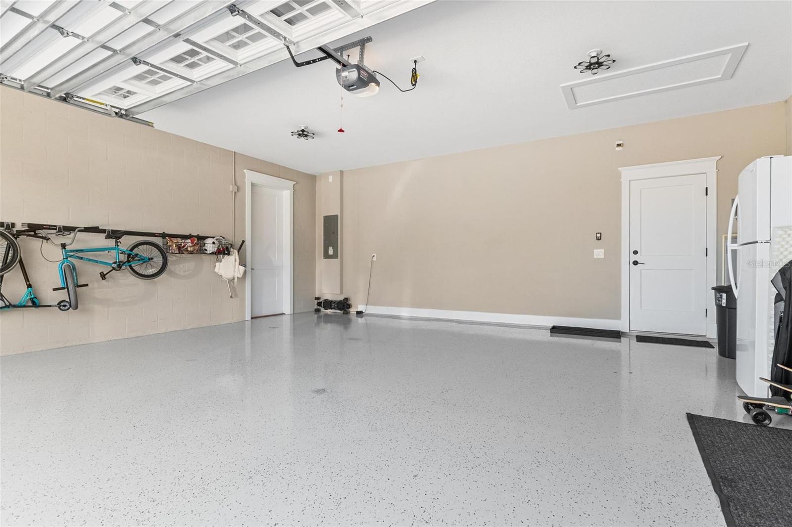 OAKPARK PB 97 PGS 14 THRU 16 - Residential