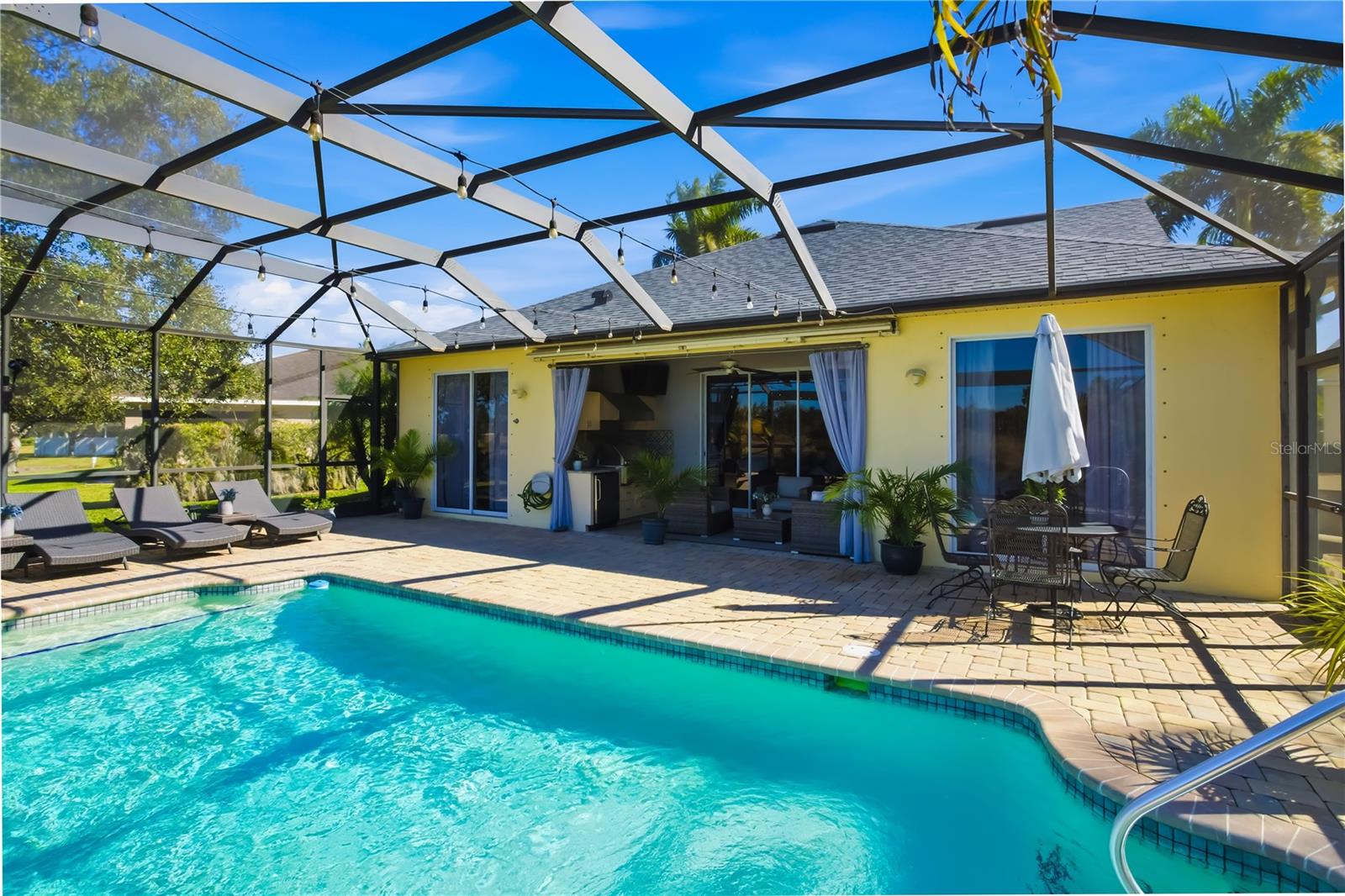 COTTAGES AT BLU VISTA - Residential