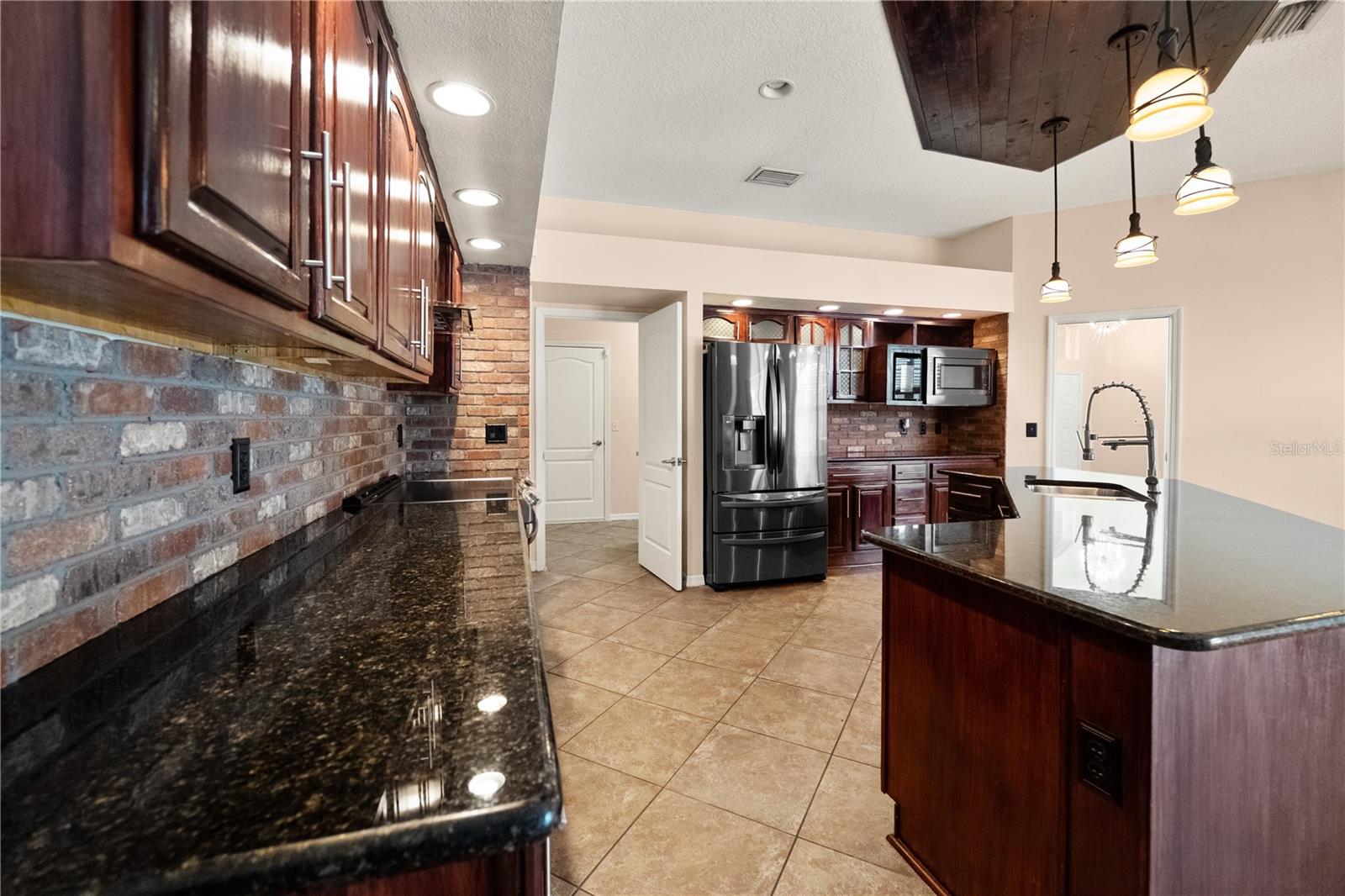 BAYSIDE SOUTH - Residential Lease