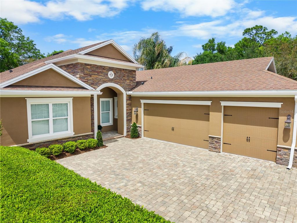 Photo of 300 Lamberton Lane, Deland, FL 32724 (MLS # V4948186)