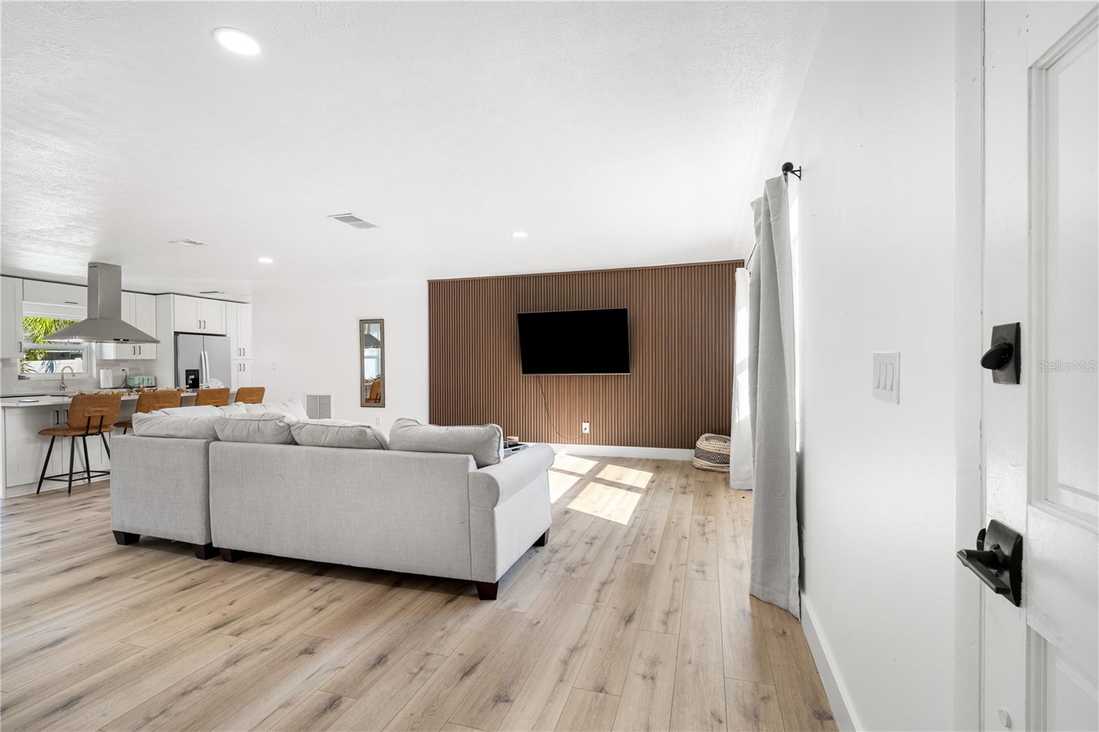 3015 SAINT CHARLES DR DRIVE