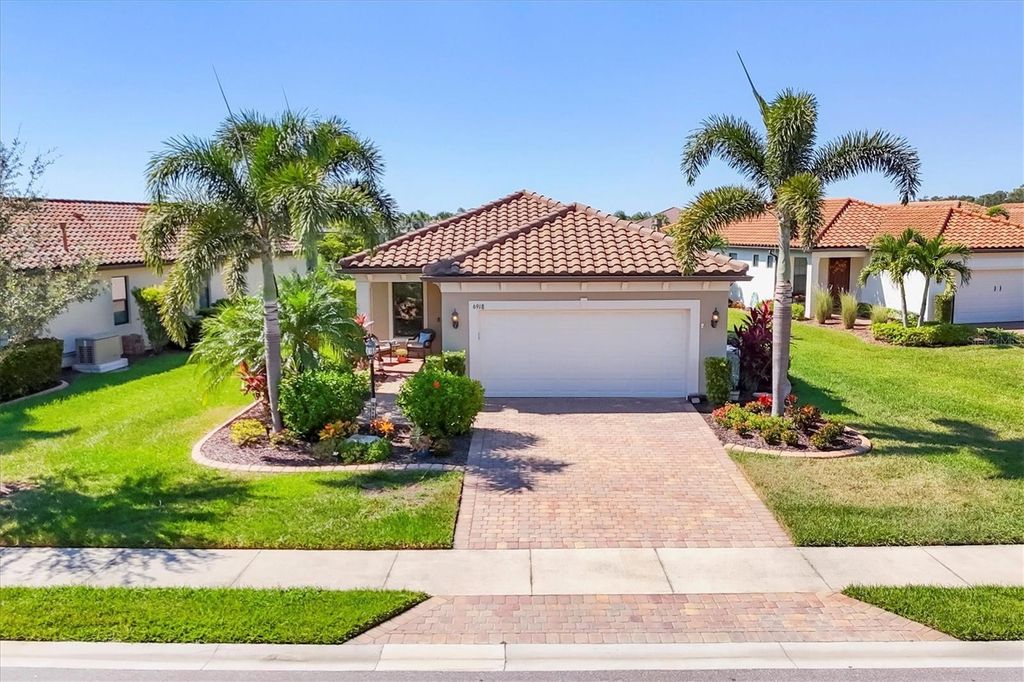 Photo of 6918 Hanover Court, Lakewood Ranch, FL 34202 (MLS # A4668217)