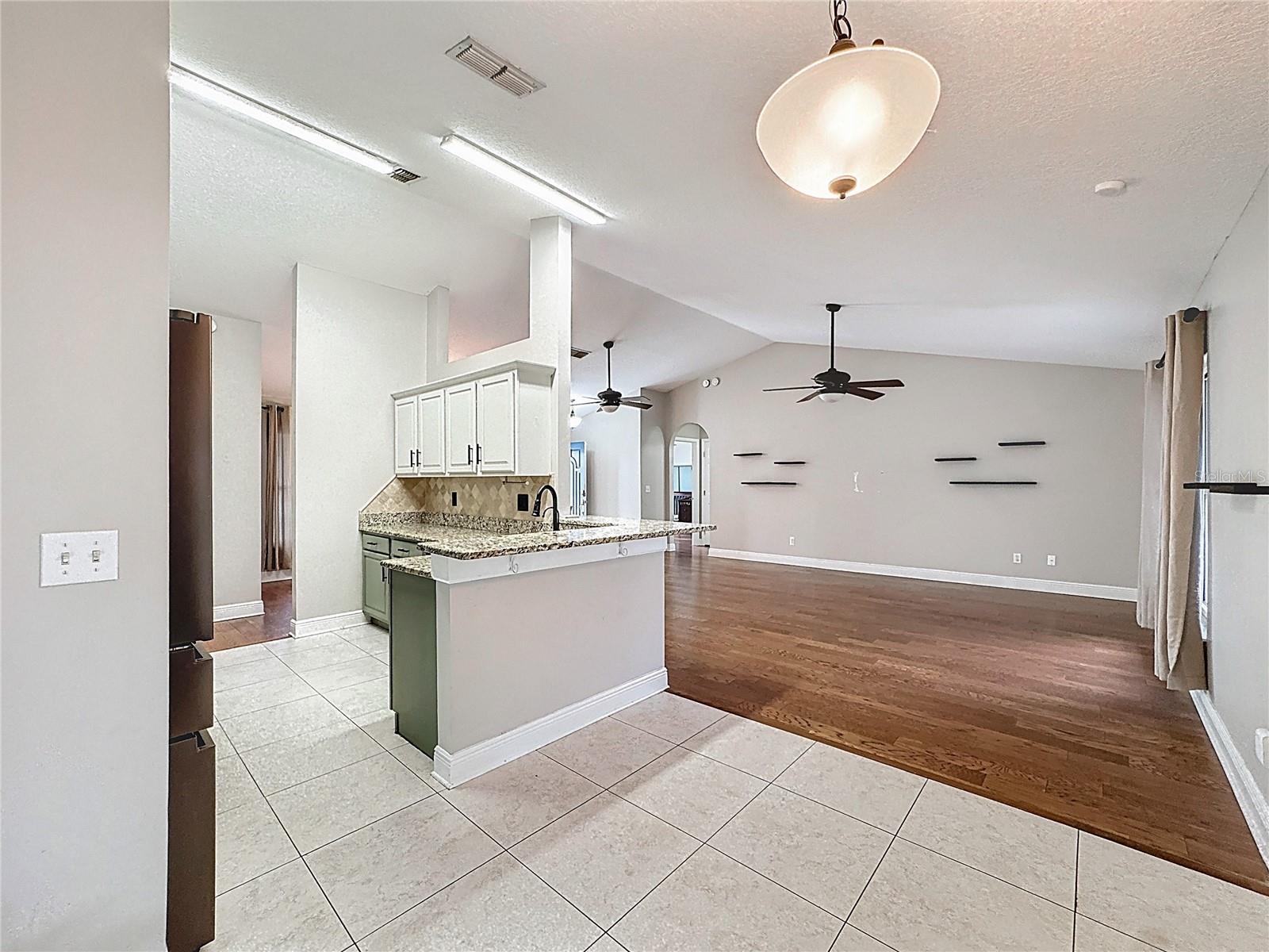 EASTRIDGE PH 01 - Residential