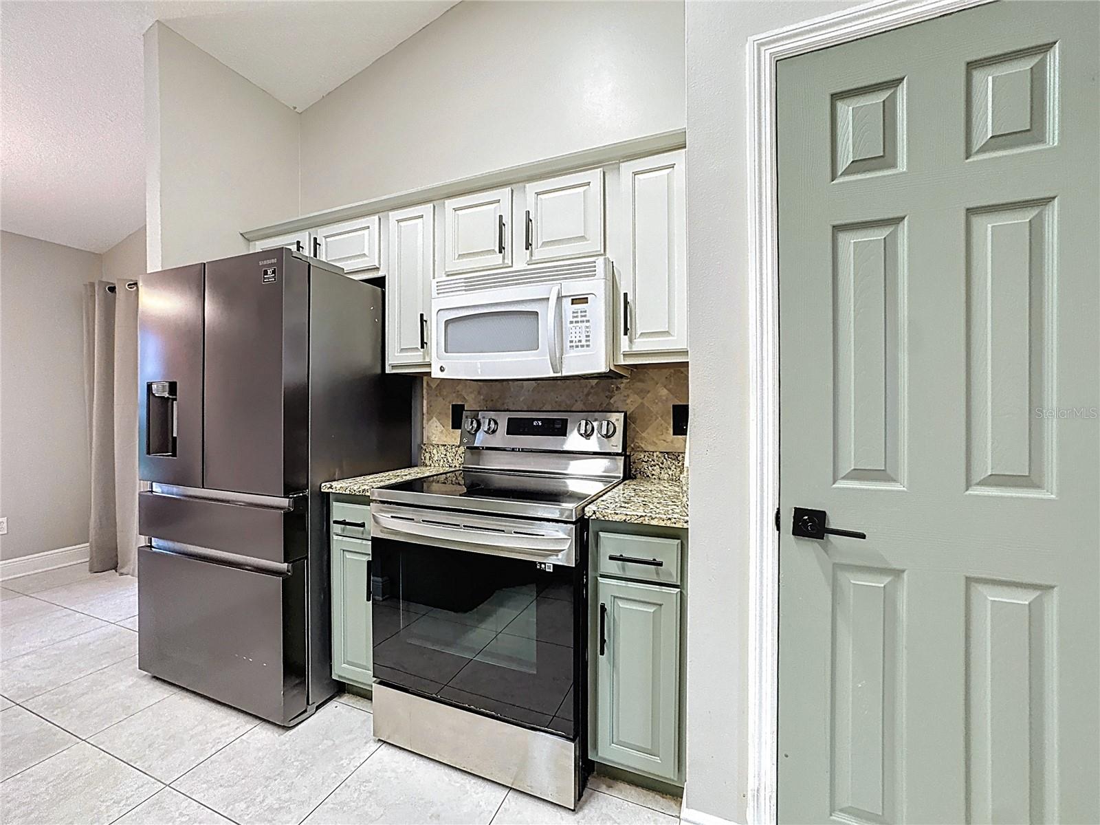 EASTRIDGE PH 01 - Residential