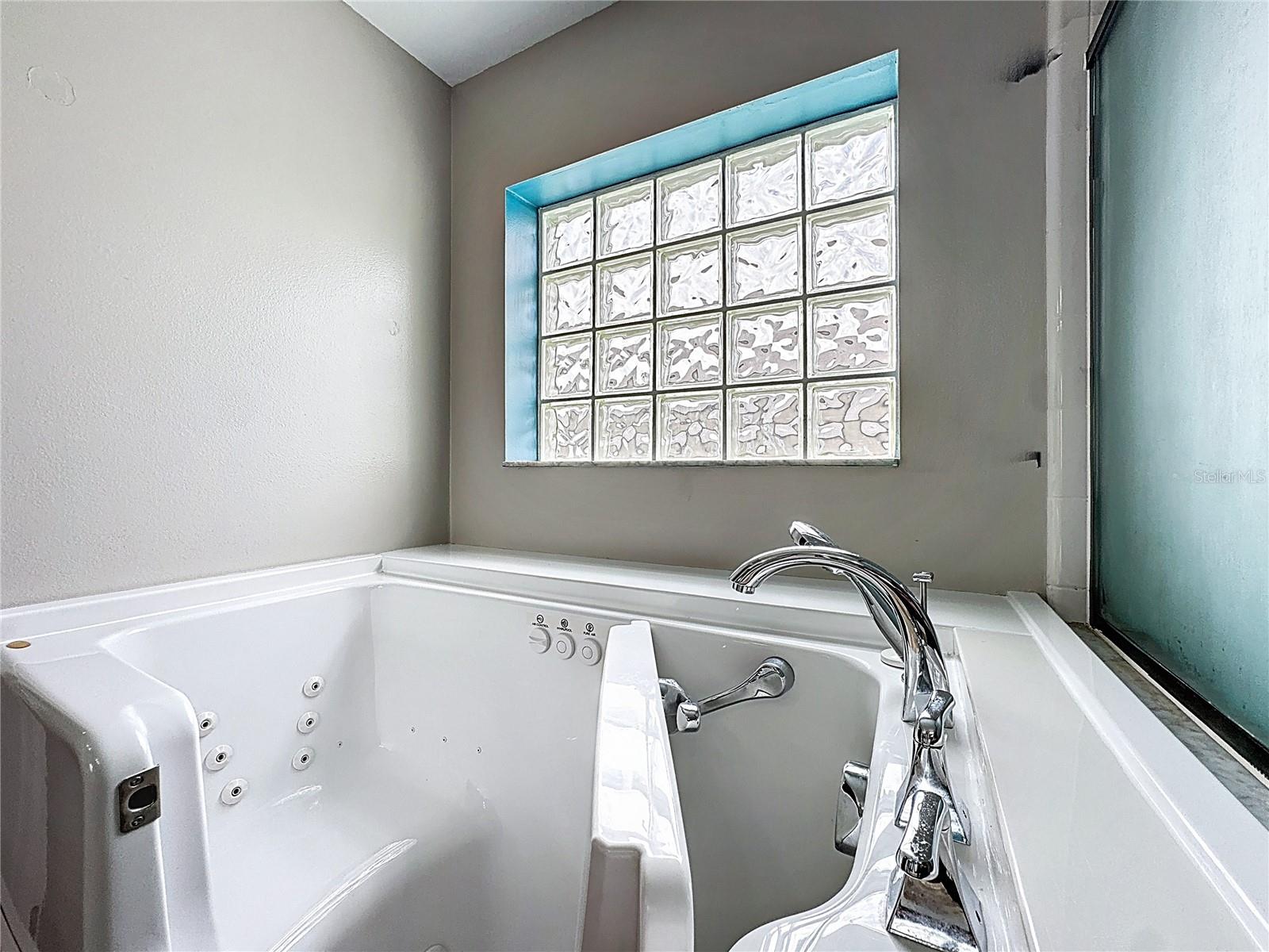 EASTRIDGE PH 01 - Residential