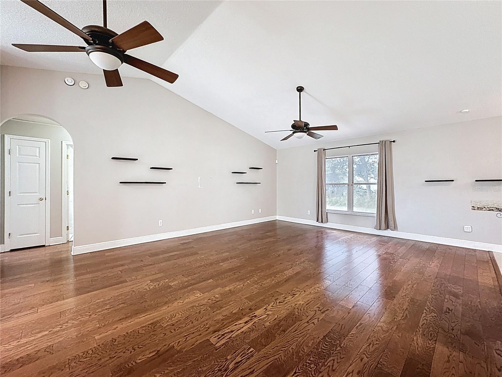 EASTRIDGE PH 01 - Residential