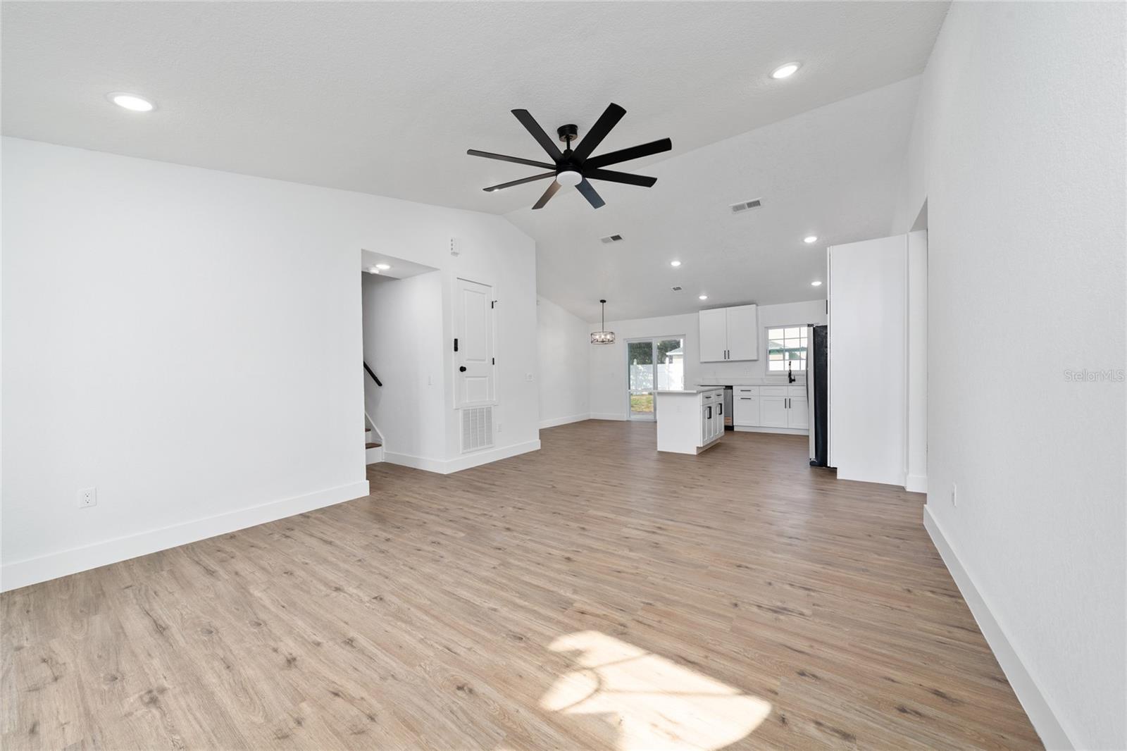 POINCIANA SUB NBRHD 1 VIL 3 - Residential