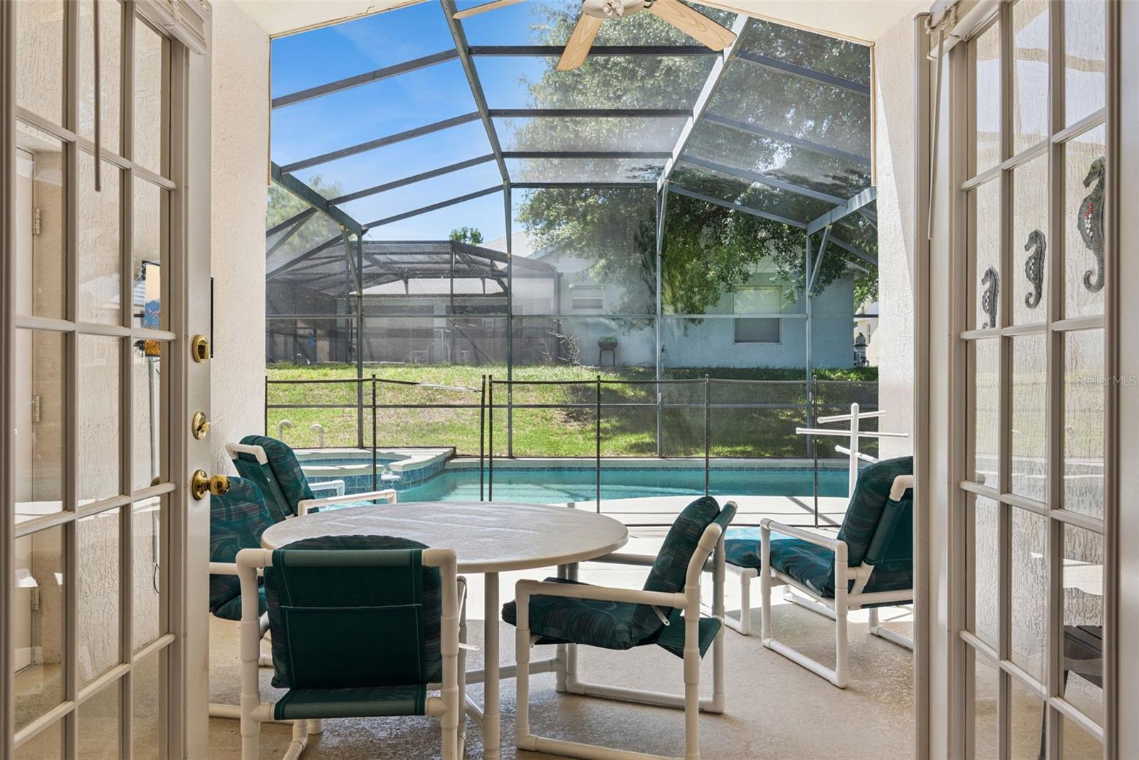 ORANGE TREE - Residential