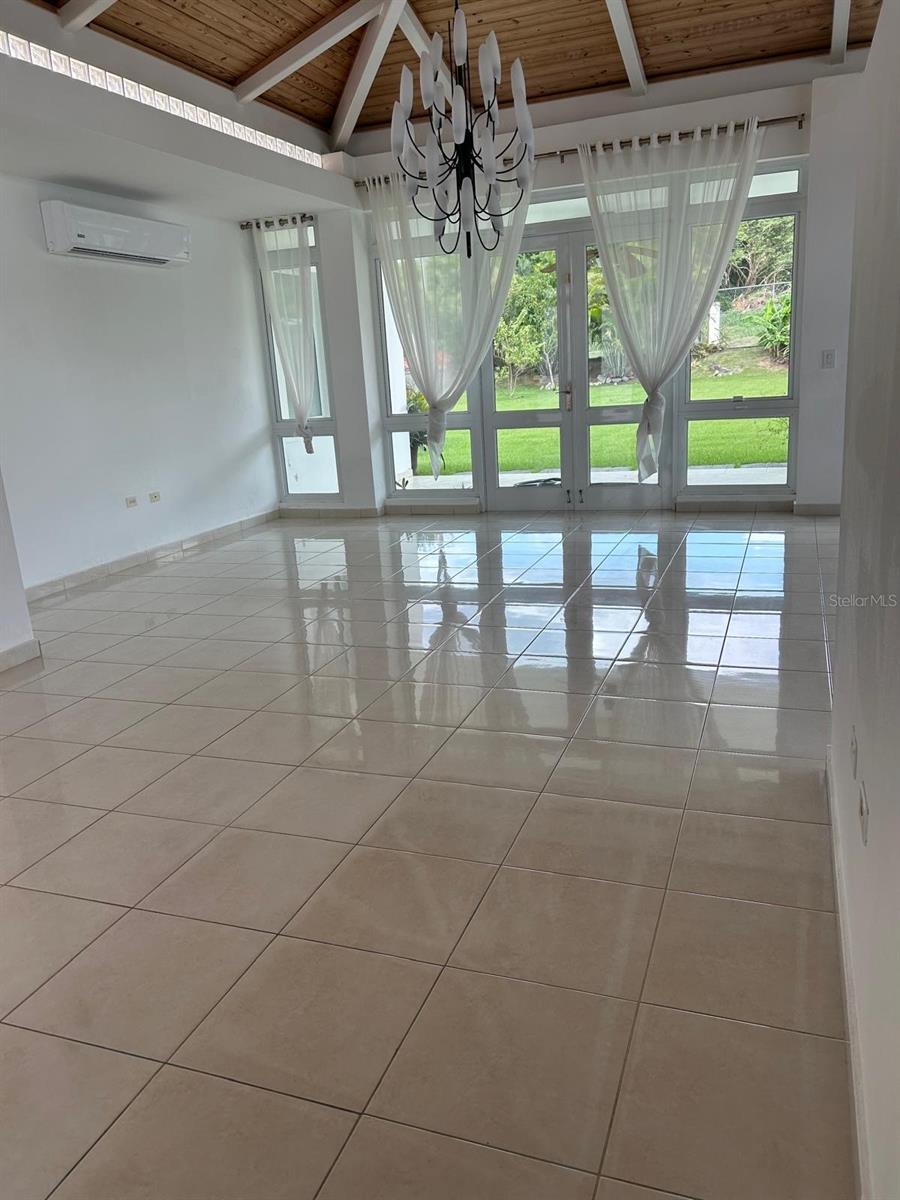 LOS SUENOS EN CIUDAD JARDIN GURABO - Residential