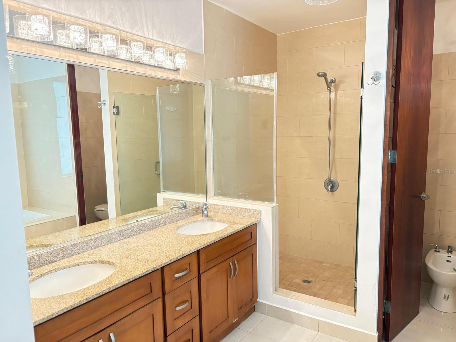 LOS SUENOS EN CIUDAD JARDIN GURABO - Residential