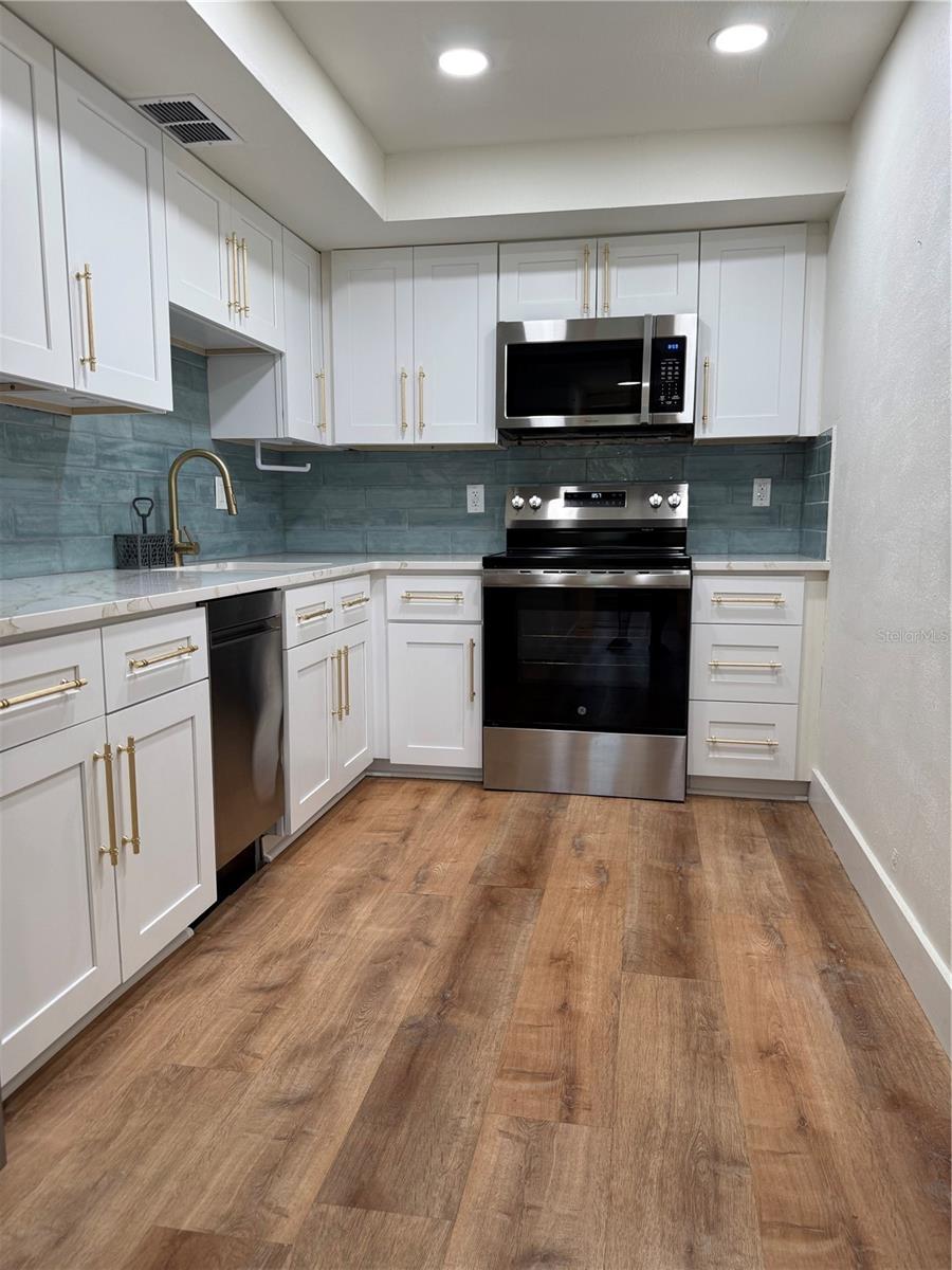 WINSTON GATEWAY ASSOC INC CONDO - Residential