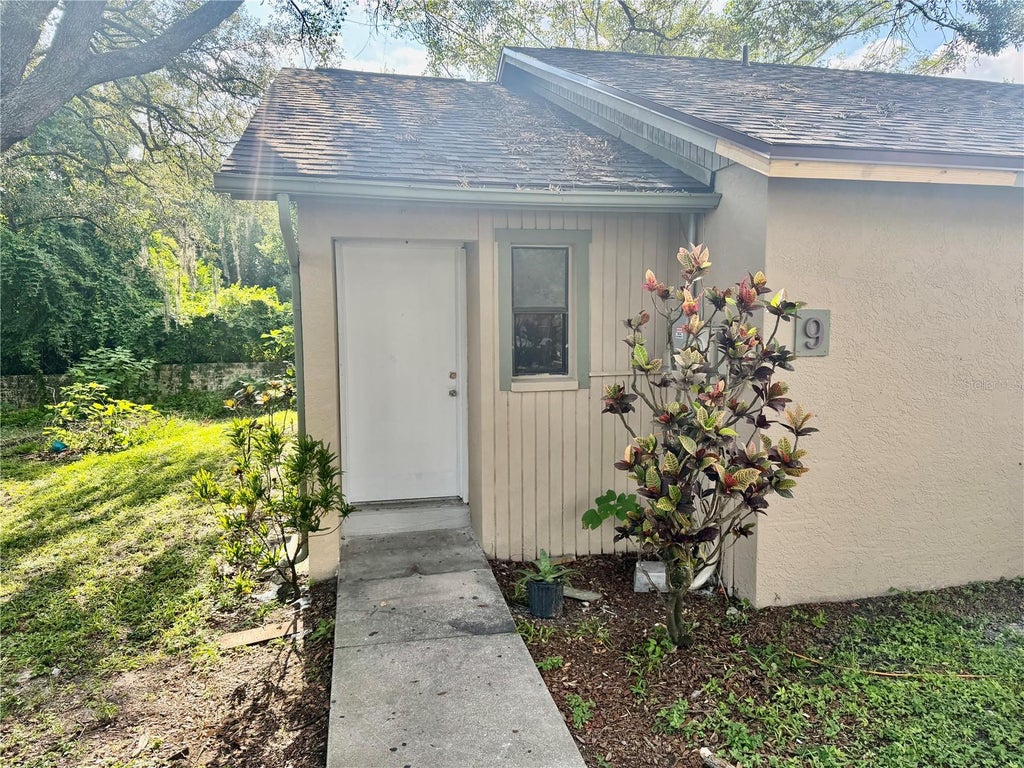Photo of 918 Otto Villa Place #9, Tampa, FL 33612 (MLS # TB8534411)