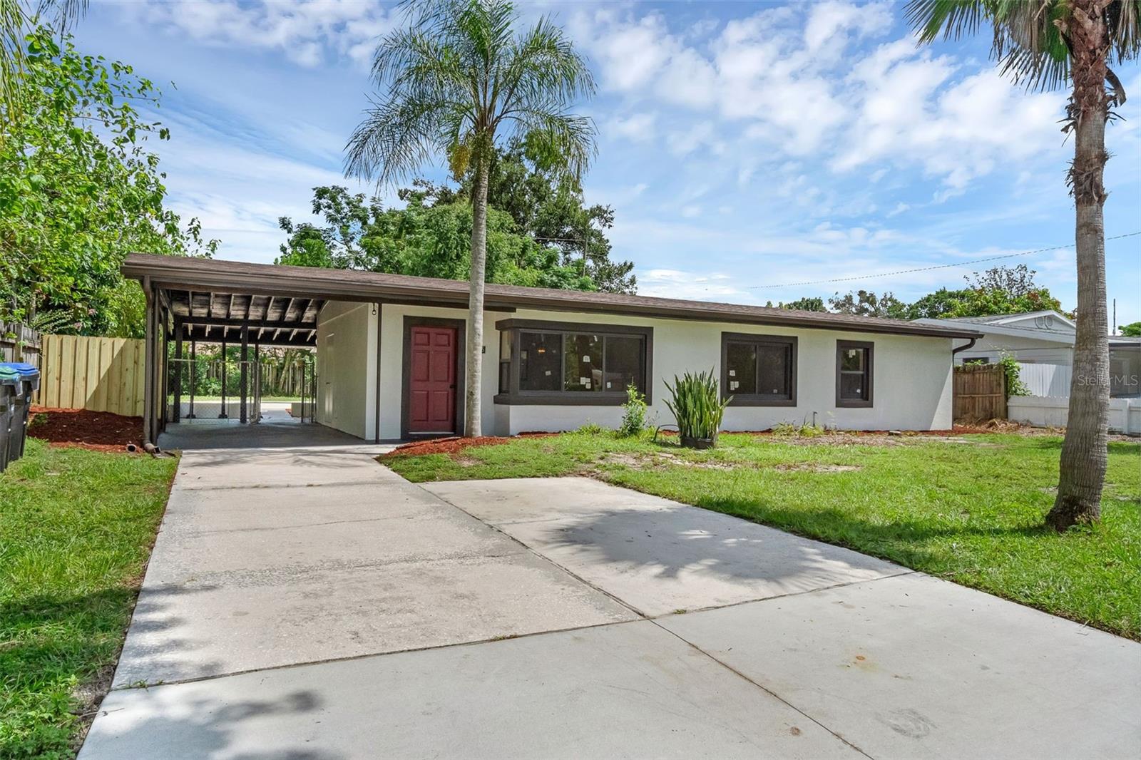 Stunning, MOVE IN READY remodeled POOL HOME. New roof, impact resistant windows, hot water heater, pool pump and A/C. Thoughtfully renovated with matte finished tiling running throughout the entire house. New gourmet spacious kitchen, features granite counter tops, new cabinets and handles, subway tile backsplash and new stainless appliances. Two full modern bathrooms one en-suite , three bedrooms. Bright and airy with large front windows and kitchen window overlooking the pool and garden. Covered screened back porch adds outside living space perfect for lazy summer days, morning coffee, parties and so much more. Large pool with fenced in garden, plenty of room for play, deckchairs and dogs to run. Home has been repainted inside and out, with added out side storage/laundry room. No HOA fees make this an affordable option in a great location. Close to access roads, 414, 429, I4 and Lake Lotus park.