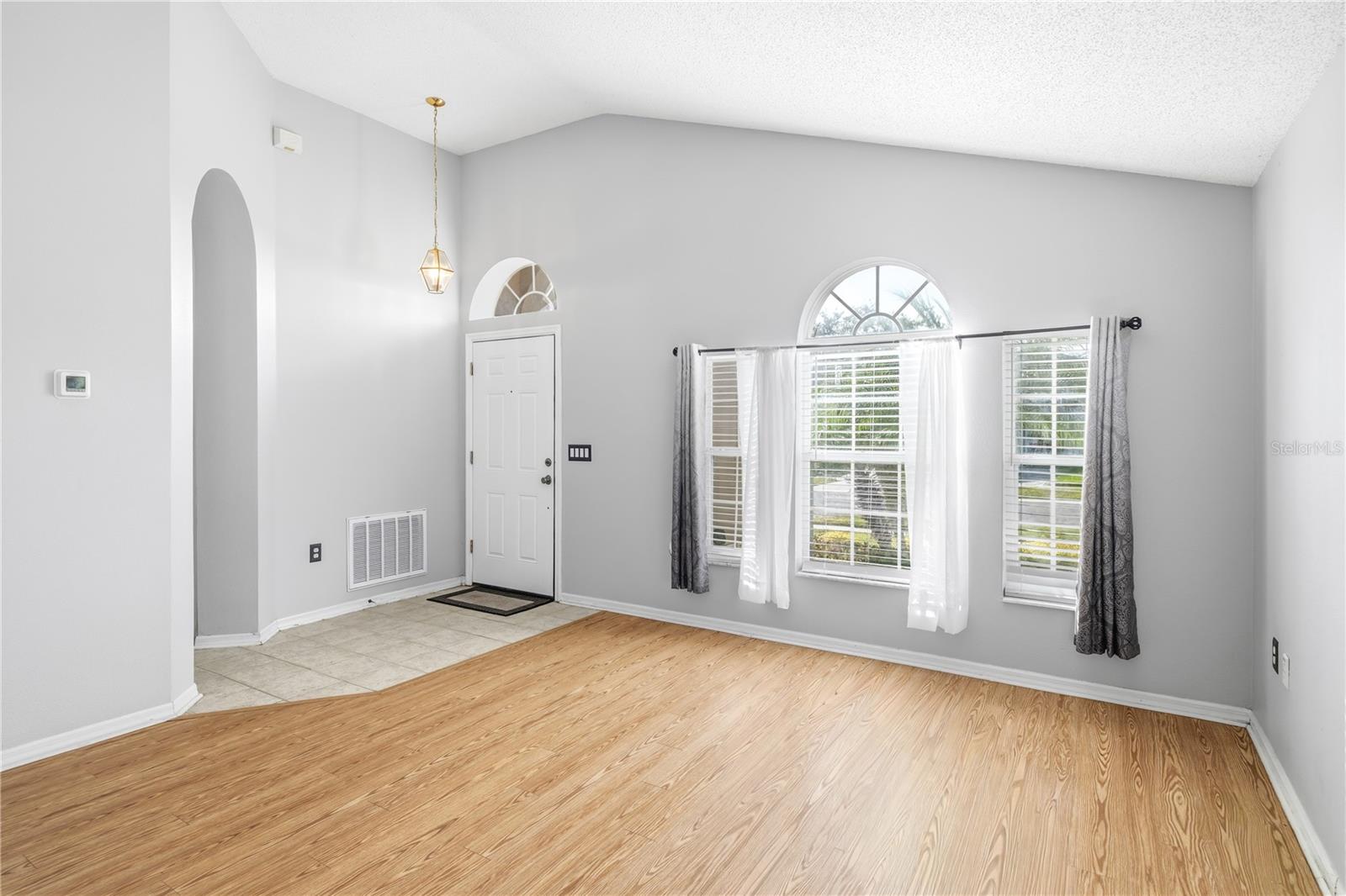 ANDOVER CAY PH 02 48/19 - Residential