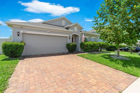 Photo of 9737 Kinmore Drive, Groveland, FL 34736 (MLS # G5100634)