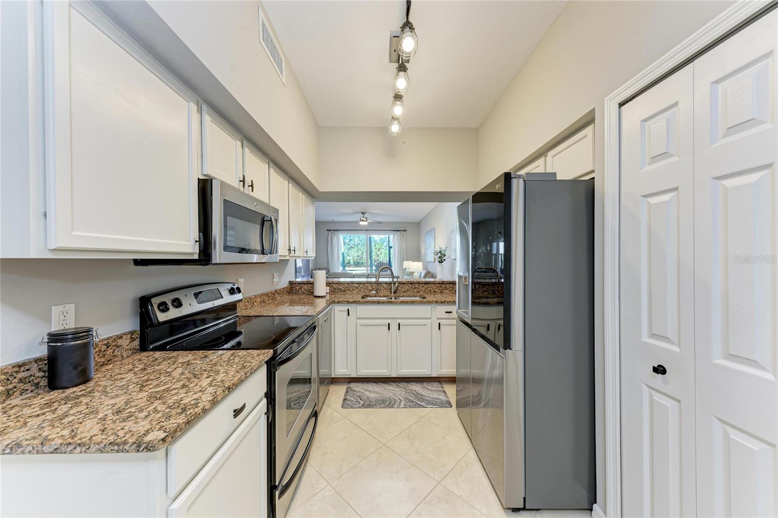 RIVER STRAND - Residential