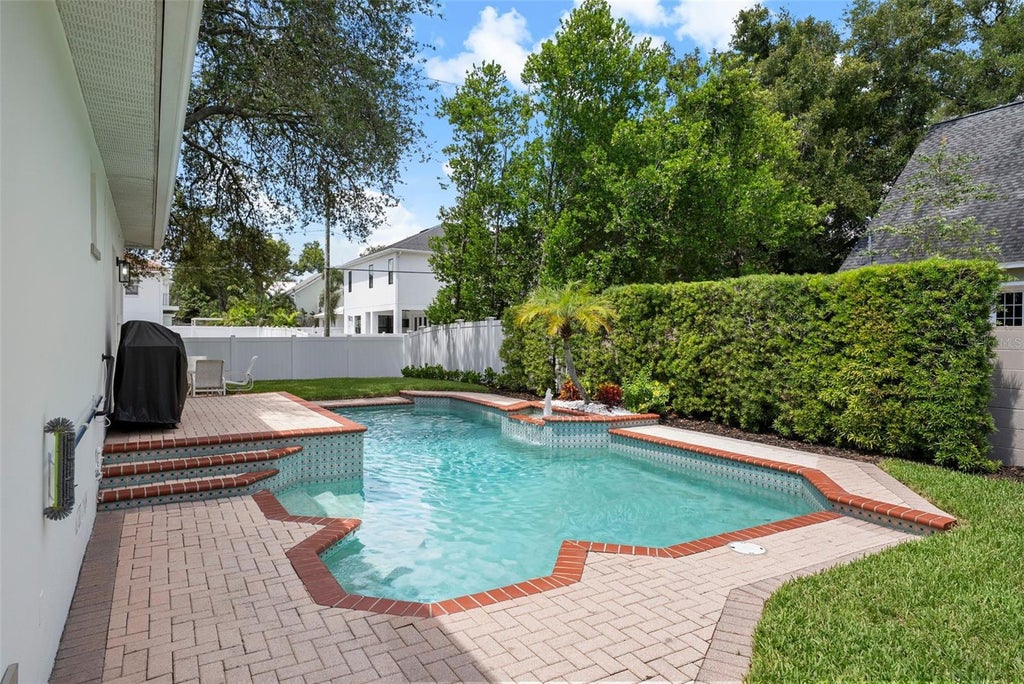 Photo of 3823 W Tacon Street, Tampa, FL 33629 (MLS # TB8544074)