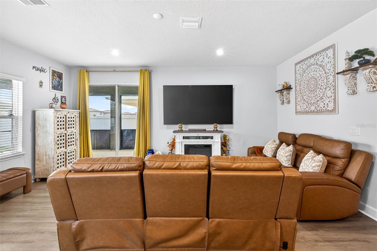 CHAPEL CRK VLGS 7 & 8 PH 1-3 - Residential